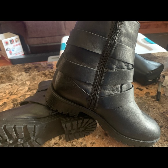 Black leather boot - Picture 5 of 6
